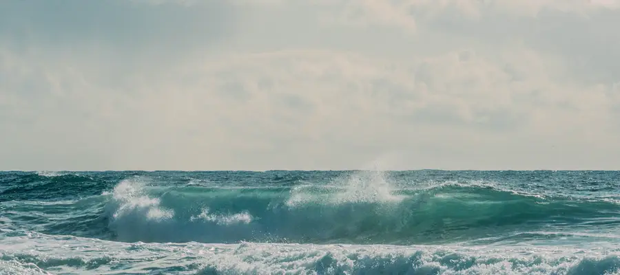 Crashing waves